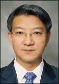 이상엽(교수/카이스트학장/LG화학석좌교수/카이스트교수)
한국과학기술원(KAIST)은 이상엽(49ㆍKI연구원장ㆍ사진) 생명화학공학과 특훈교수가 네덜란드 델프트공과대에서 주관하는 ‘제1회 야코부스 반트 호프 강연자’로 선정돼 13일 델프트공대 대강당에서 강연을 한다고 12일 밝혔다.