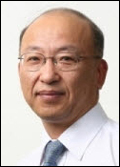 문형표(연구인/한국개발연구원선임연구위원)
문형표<사진> 보건복지부 장관 후보자는 12일 인사청문회에서 “국민연금의 장기적인 지속가능성을 위해서 보험료율 인상이 불가피하다”는 뜻을 밝혔다.