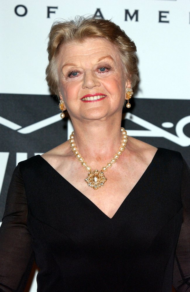 안젤라랜즈베리(AngelaLansbury/영화배우/뮤지컬배우)
LOS ANGELES (AP) ― Angela Lansbury says “it’s a mistake” for NBC to call a new series “Murder, She Wrote.”