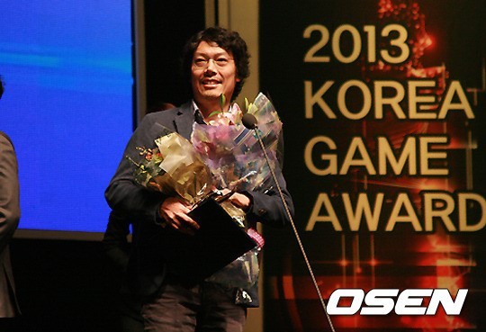 송재경(기업인/엑스엘게임즈대표이사)
엑스엘게임즈의 ‘아키에이지’가 ‘2013 대한민국 게임대상’에서 영예의 대상인 대통령상을 비롯해서 기술·창작상 등 3관왕을 달성했다.