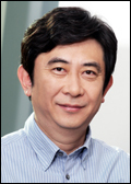 서진우(기업인/SK플래닛대표이사/사장)
OK캐쉬백, T스토어 등으로 국내 모바일 커머스 시장을 선도하고 있는 SK플래닛이 온ㆍ오프라인 통합 커머스 시대의 도래를 선언했다.