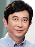서진우(기업인/SK플래닛대표이사/사장)
OK캐쉬백, T스토어 등으로 국내 모바일 커머스 시장을 선도하고 있는 SK플래닛이 온ㆍ오프라인 통합 커머스 시대의 도래를 선언했다.