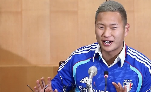 정대세(축구선수/수원삼성블루윙즈공격수/GLse)
‘인민루니’ 정대세(29, 수원 블루윙즈)가 오는 12월 14일 품절남이 된다.