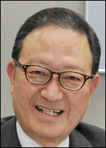 윤영두(기업인/아시아나항공사장)
아시아나항공이 항공 예약, 발권, 공항 서비스 등을 한층 편리하게 제공할 수 있는 차세대 여객시스템을 도입한다고 18일 밝혔다.