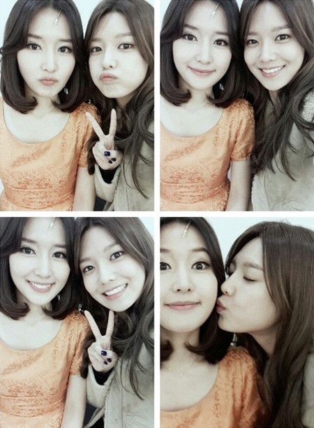 최수진(좌부터/뮤지컬배우),최수영(가수/VJ/소녀시대)
소녀시대 수영이 친언니인 뮤지컬 배우 최수진과 함께 찍은 셀카 사진을 공개해 화제다.