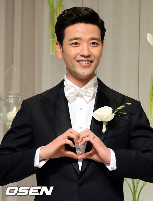 배수빈(윤태욱/탤런트/영화배우)
배우 배수빈이 신혼여행을 겸한 ‘태교여행’을 떠나는 것으로 알려졌다.