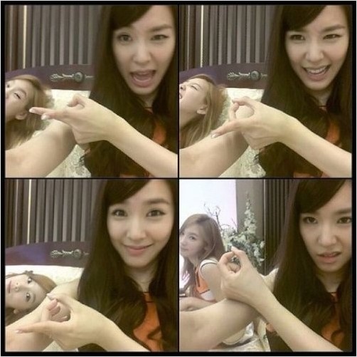 태연(좌부터/김태연/가수/뮤지컬배우/소녀시대/소녀시대-태티서),티파니(스테파니황/가수/소녀시대/소녀시대-태티서)
소녀시대 티파니 태연 셀카가 화제다.