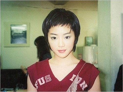 박한별(영화배우/탤런트)
숏커트로 파격변신한 박한별의 과거 사진에 누리꾼들의 시선이 쏠렸다.