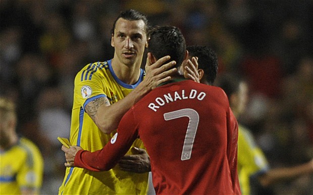 즐라탄이브라히모비치(ZlatanIbrahimovic/축구선수/파리생제르맹FC포워드)
호날두 vs 즐라탄 이브라히모비치(스웨덴). 세계적인 골잡이들의 벼랑끝 혈투에서 호날두가 이겼다. 호날두의 포르투갈이 월드컵티켓을 거머쥐었다.