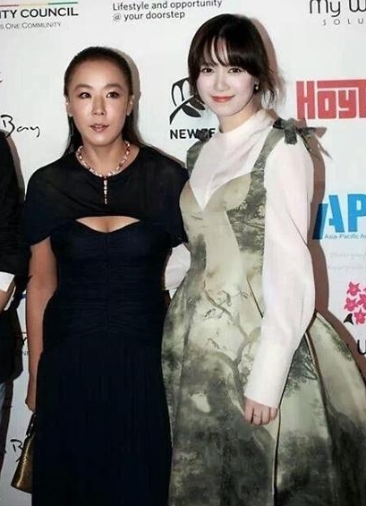 구혜선(탤런트/영화감독)
배우 겸 감독 구혜선이 시드니영화제에 참석한 사진을 공개했다.