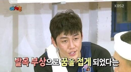 김혁(연극배우)
우리동네 예체능’에 또 한 명의 스타가 탄생했다. 등장만 하면 단박에 화제의 중심에 선다. 무명의 보달환에 이어 이번엔 배우 김혁이다.