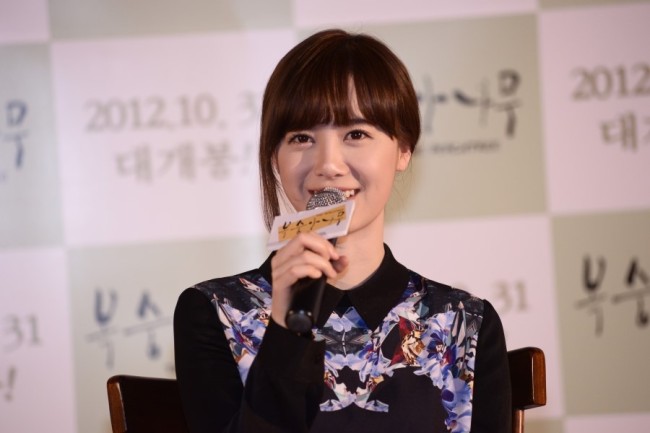 구혜선(탤런트/영화감독)
She is to write, direct and star in her next movie project titled “Daughter.” It is her first time taking up the three roles all at the same time.