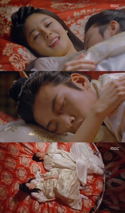 백진희(위부터/영화배우/탤런트),지창욱(영화배우)
원나라 황제 타환(지창욱)이 나타실리(백진희)와 혼인을 치렀지만, 동침을 거부한 것.