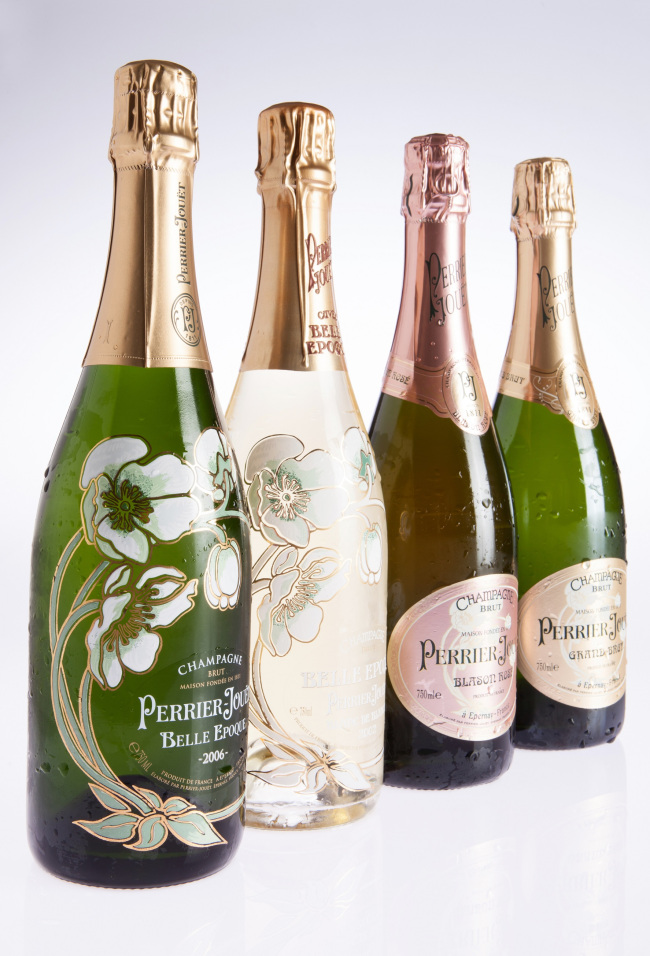 대한항공이 세계적인 샴페인 브랜드 ‘페리에 주에(Perrier Jouët)’사의 샴페인을 국제선 일등석과 프레스티지석 승객을 대상으로 새롭게 서비스한다고 21일 밝혔다.