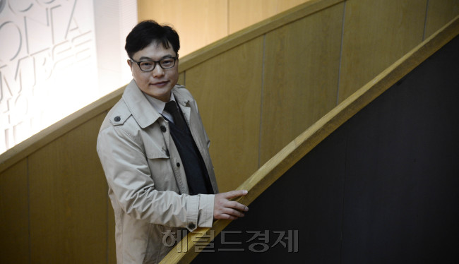 재판소설 '독도반환청구소송' 저자 강정민. 박해묵 기자/mook@heraldcorp.com
재판소설 '독도반환청구소송' 저자 강정민. 박해묵 기자/mook@heraldcorp.com