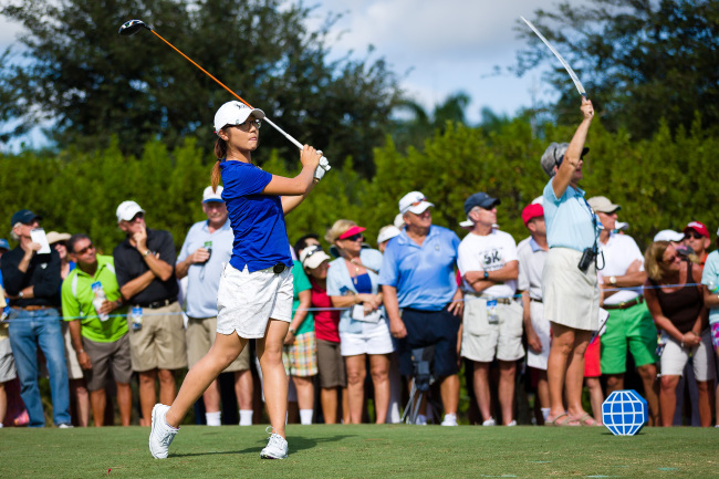 리디아고(LydiaKo/고보경/골퍼)
Sixteen-year-old Lydia Ko tees off in the first round of the LPGA CME Group Titleholders at the Tiburon Golf Club in Naples, Florida, Thursday.   AP-Yonhap News