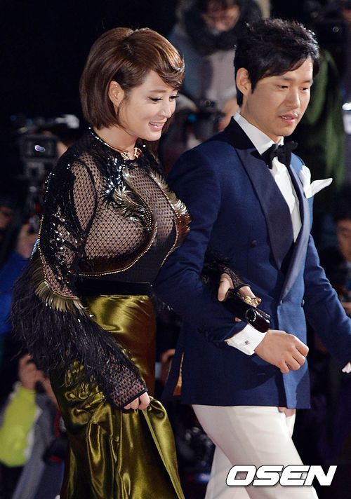 김혜수(좌부터/영화배우),유준상(영화배우/교수)
건강미와 섹시미를 모두 갖춘 김혜수가 드레스 자태를 뽐냈다.