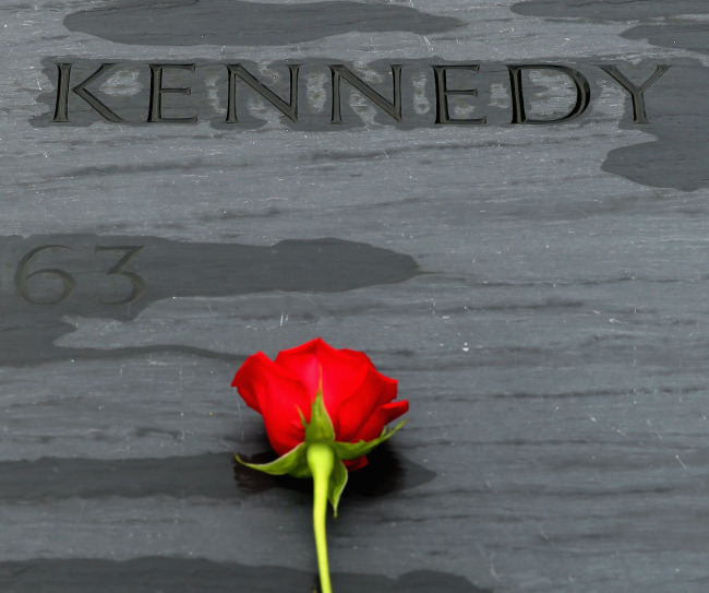 President John F. Kennedy’s grave marker at Arlington National Cemetery in Arlington, Virginia, Friday.   AFP-Yonhap News