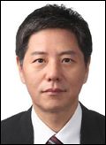 담철곤(기업인/오리온대표이사회장/고양오리온스구단주)
오리온그룹(담철곤 회장)은 태풍 ‘하이옌’으로 큰 피해를 입은 필리핀 중남부 지역에 제품과 자원봉사 인력을 보내기로 했다고 25일 밝혔다.