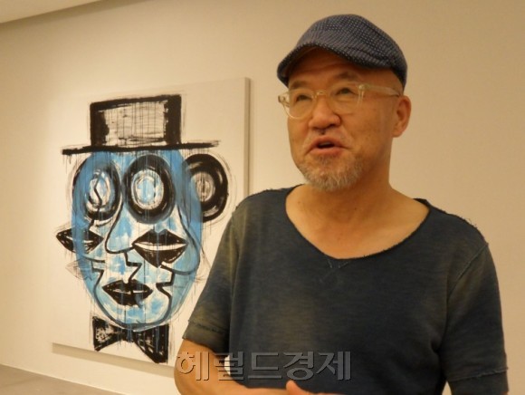 김창일(기업인/화가/아라리오회장)
서울 종로구 원서동의 ‘공간’ 사옥이 아라리오로 넘어갔다. 국내를 대표하는 미술품 컬렉터이자, 충남 천안의 아라리오그룹을 이끄는 김창일 회장은 25일 오후 서울 원서동의 공간종합건축사무소 법정관리인으로부터 사옥 매입과 관련해 계약을 체결했다.