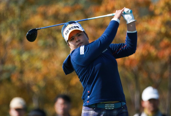 박인비(골퍼/KB금융그룹)
South Korean golfer Park In-bee clinched her second straight LPGA Tour money title with a top-five finish at the season's final tournament in Florida on Sunday.