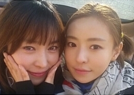 이다희(탤런트/영화배우)
이다희는 지난 23일 자신의 미투데이에 “오늘 새벽부터 일어나서 언니랑 할머니댁으로 고고”라는 글을 게재했다.