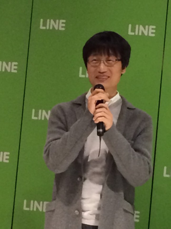 이해진(기업인/네이버의장)
이해진 네이버 의장이 돌아왔다. 이 의장은 지난 25일 일본 도쿄 시부야구 라인 본사에서 열린 ‘라인 가입자 3억명 돌파’ 기념행사에서 12년 만에 공식석상에 모습을 보였다. 그야말로 깜짝 등장이었고, 깜짝 발언이었다. 은둔자로 불리며 장막에 가려졌던 네이버 창업자가 정부를 향해 이 같은 돌직구를 날릴지는 누구도 예상하지 못했다.