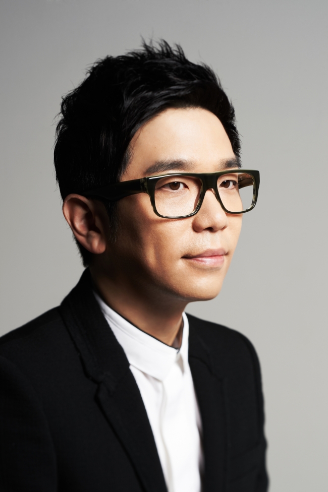 이적(이동준/가수/패닉/긱스/카니발)
싱어송라이터 이적(39)이 발표한 정규 5집 ‘고독의 의미’는 여러모로 의미가 깊다. 우리 나이로 40세에 접어든 이적이 멜로디가 풍성한 신곡을 10개나 직접 만들어 담을 수 있다는 사실만으로 놀랍다.