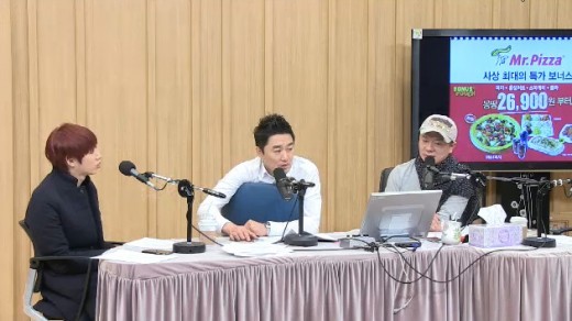 김희철(좌부터/가수/탤런트/슈퍼주니어/슈퍼주니어T/M&D),정찬우(개그맨/가수/컬투),김태균(개그맨/가수/컬투)
슈퍼주니어 멤버 김희철이 자신의 독특한 연애스타일에 대해 언급했다.