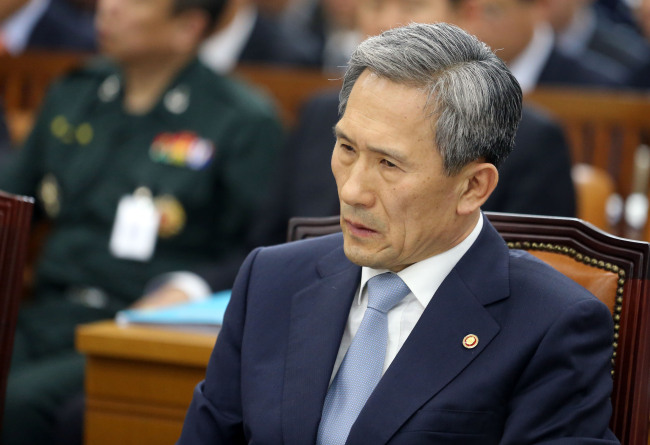 김관진(정무직공무원/전육군/국방부장관)
Territorial disputes are escalating in East Asia with China stepping up its push for maritime interests despite strong protests from its neighbors and dampening the mood for regional cooperation for stability.