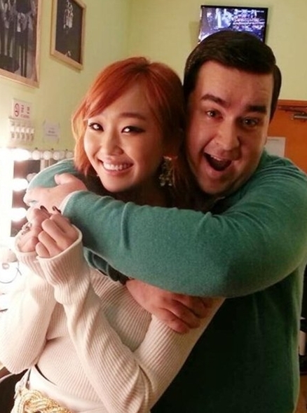 효린(좌부터/김효정/가수/씨스타),샘해밍턴(SamHammington/개그맨)
씨스타 효린과 쇼케이스 MC 샘 해밍턴의 백허그 사진이 화제다.