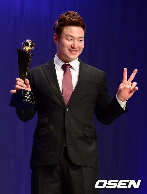 박병호(야구선수/넥센히어로즈내야수)
2년 연속 최우수선수(MVP) 영예를 안은 박병호(27ㆍ넥센)가 2년 연속 ‘황금 장갑’도 예약했다.