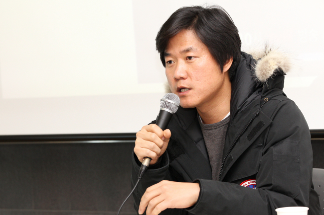 나영석(PD/CJE&M프로듀서)
Producer Na Young-suk talks at a press conference in Sinchon, Seoul, Tuesday. CJ E&M