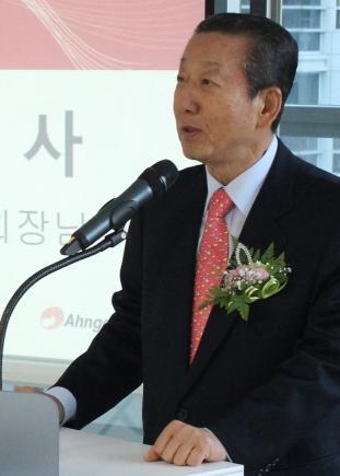 어준선(기업인/전국회의원/안국약품대표이사회장)
안국약품(대표 어진)이 경기도 수원의 경기바이오센터에 있던 중앙연구소를 G밸리(서울디지털산업단지)로 확장 이전했다.