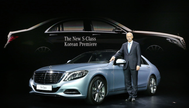 디터제체(DieterZetsche/기업인/메르세데스벤츠회장/다임러AG회장)
메르세데스 벤츠의 더 뉴 S클래스 (The New S-Class) 출시를 위해 한국을 최초로 방문한 디터 제체 회장은 국내 1위 현대자동차에도 박수를 아끼지 않았다.