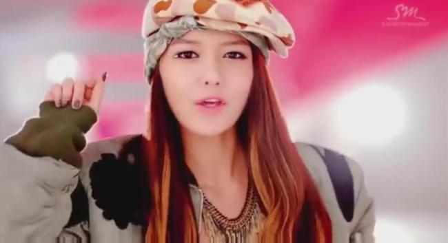 최수영(가수/VJ/소녀시대)
Earlier this month, K-pop girl group Girls’ Generation beat out big names Lady Gaga, Justin Bieber, Miley Cyrus and even Korean YouTube sensation Psy to take the “Video of the Year” award at the first-ever YouTube Music Awards.
