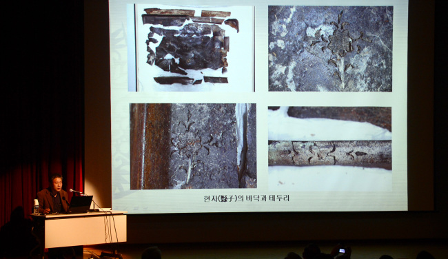 An international symposium on studies of an early Goryeo lacquer incense box (in set, and in right photos) was held at the National Museum of Korea in Seoul on Friday and Saturday.   Park Hae-mook/The Korea Herald