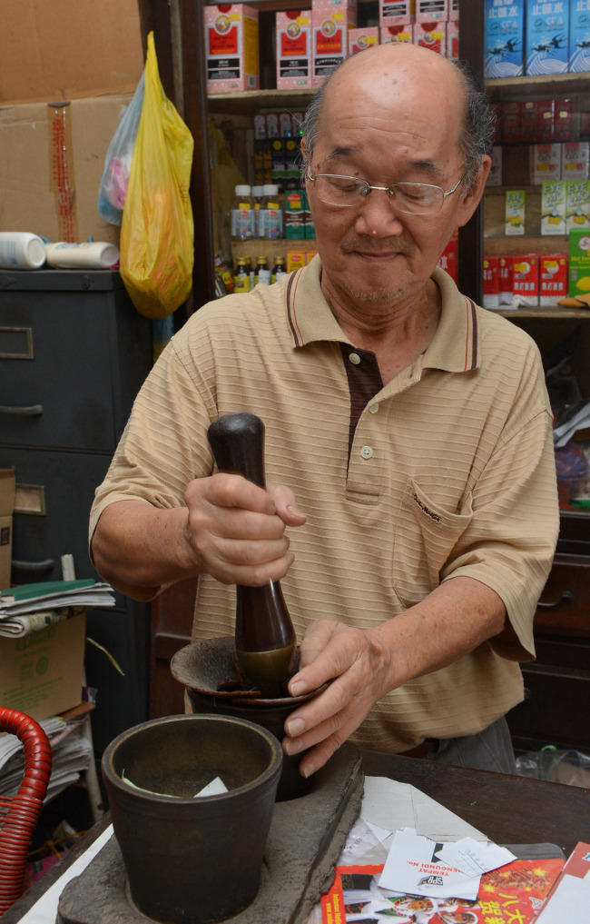 Chen Lin Xiang, the owner of the 80-year-old traditional Chinese pharmacy Phooi Yen Thong   Sin Chew Daily