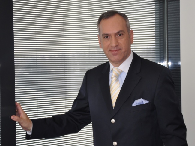 아나스타시오스싯사스(AnastasiosSitsas/기업인/JTI코리아사장)
Japan Tobacco International has tapped Anastasios Sitsas as general manager of its Korean operation, the multinational tobacco manufacturer said Monday.