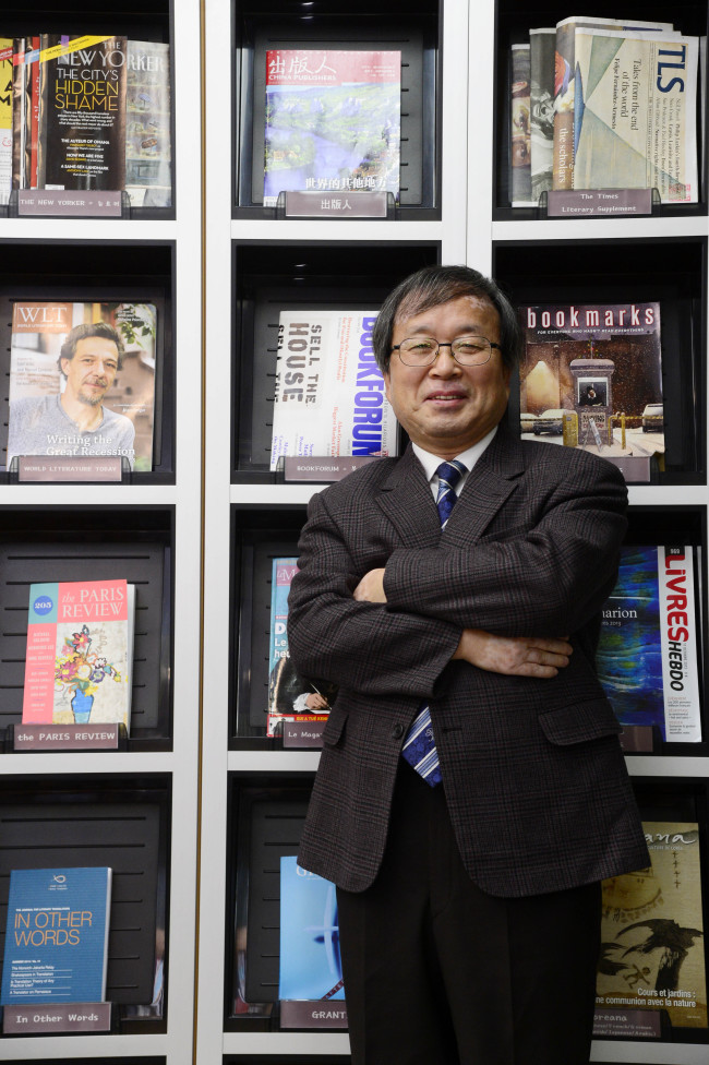 김흥규(교수/고려대학교교수)
When professor emeritus Kim Hung-gyu was asked to select and compile classic Korean stories for a book series, the first thing he wanted to do was introduce the kind of stories that are “page-turners.”