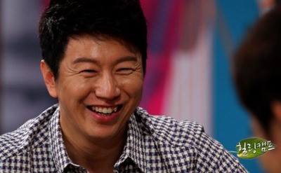김수로(김상중/영화배우/탤런트)
배우 김수로가 드라마 ‘신사의 품격’에서의 자신의 연기에 실망했다고 털어놨다.