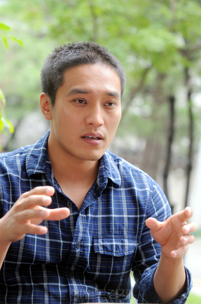 고산 인터뷰./ 안훈기자 rosedale@ 2011.07.12
고산 인터뷰./ 안훈기자 rosedale@ 2011.07.12
고산 인터뷰./ 안훈기자 rosedale@ 2011.07.12