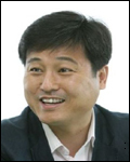 김영배(기초단체장/전별정직공무원/서울특별시성북구구청장)
김영배<사진> 서울 성북구청장이 2일 서울 하얏트호텔 그랜드볼룸에서 열린 ‘2013 서울 석세스 어워드’ 시상식에서 기초자치단체장 부문 대상을 수상했다.