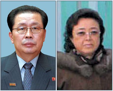 장성택(좌부터/정치인/조선노동당중앙위원회부장/북한국방위원회부위원장),김경희(정치인/조선노동당위원/최고인민회의대의원)
북한 권력의 2인자로 통하던 장성택 국방위원회 부위원장이 실각한 것으로 알려지면서 그의 부인인 김경희 노동당 비서의 거취에 이목이 쏠리고 있다.