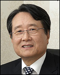 유장희(교수/BBB코리아회장/이화여자대학교명예교수/동반성장위원회위원장)
동반성장위원회(위원장 유장희·사진)와 우리은행(은행장 이순우)은 4일 오전 중구 회현동 우리은행 본점에서 ‘적합업종 중소기업 및 2ㆍ3차 협력사의 금융지원을 위한 업무협약’을 체결했다.