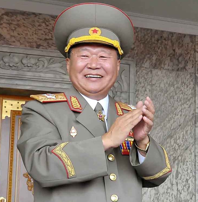 장성택(정치인/조선노동당중앙위원회부장/북한국방위원회부위원장)
The alleged removal of the North Korean leader’s powerful uncle Jang Song-thaek put the spotlight on Choe Ryong-hae, who is believed to be Jang’s rival and to control the country’s military.
