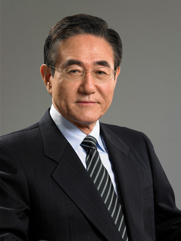 현명관(정당인/전기업인/삼성물산상임고문)
The Korea Racing Authority said Wednesday that it has appointed Hyun Myung-kwan, former Samsung C&T chairman, as its new chairman and CEO.