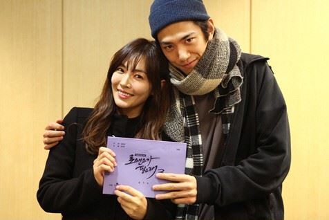 김소연(좌부터/탤런트/영화배우),성준(방성준/탤런트/전모델)
배우 김소연과 성준의 대본 리딩 사진이 화제다.