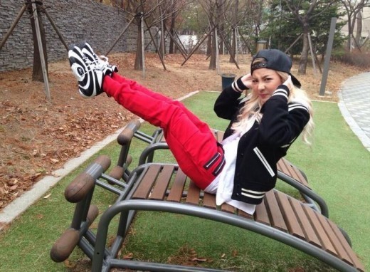 박산다라(가수/2NE1)
투애니원 산다라박이 복근 운동 인증샷을 공개했다.
