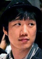 장경영(전축구선수)
가수 장윤정 어머니의 욕설편지가 파장을 일으킨 가운데 장윤정 동생 장경영이 남긴 글이 눈길을 끈다.